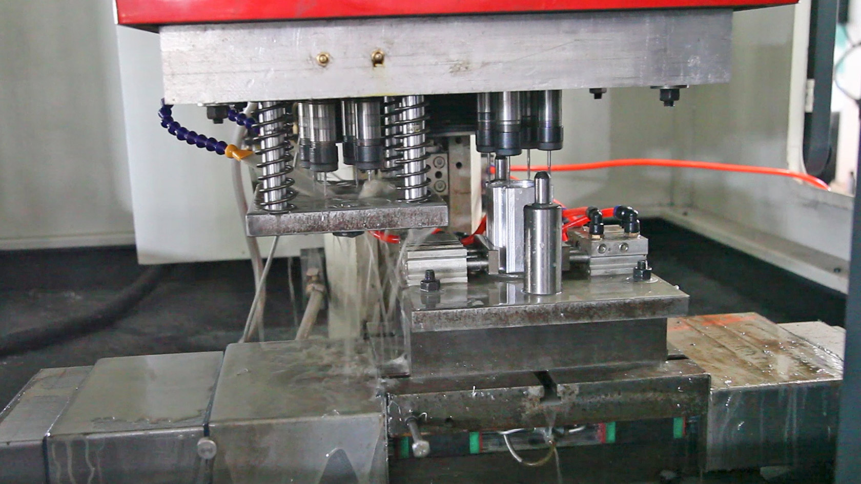 QK5213*12 鉆攻一體機鉆電機殼